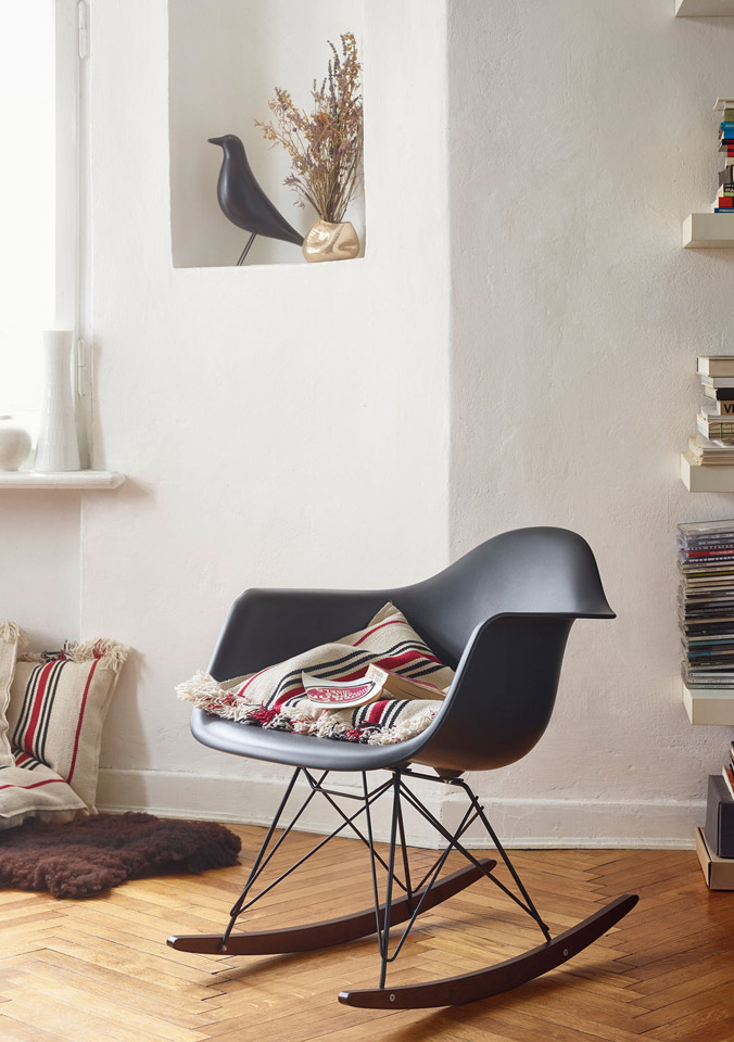 Blog KLR : designer Charles Eames, présentation de son travail, rocking chair.